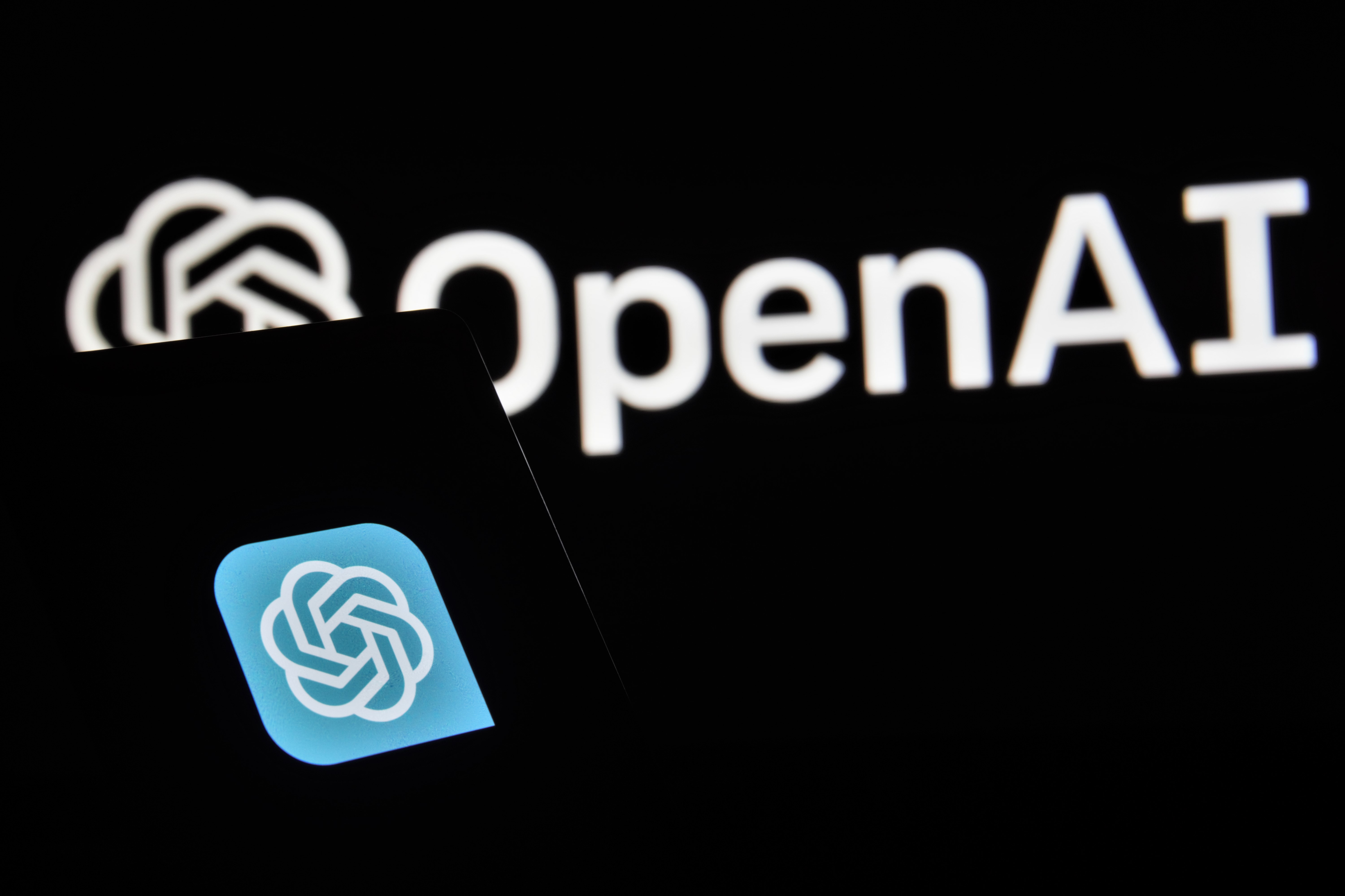 Искусственный интеллект OpenAI, сбежавший из-под контроля, также взломал аккаунт клиента облачной платформы.