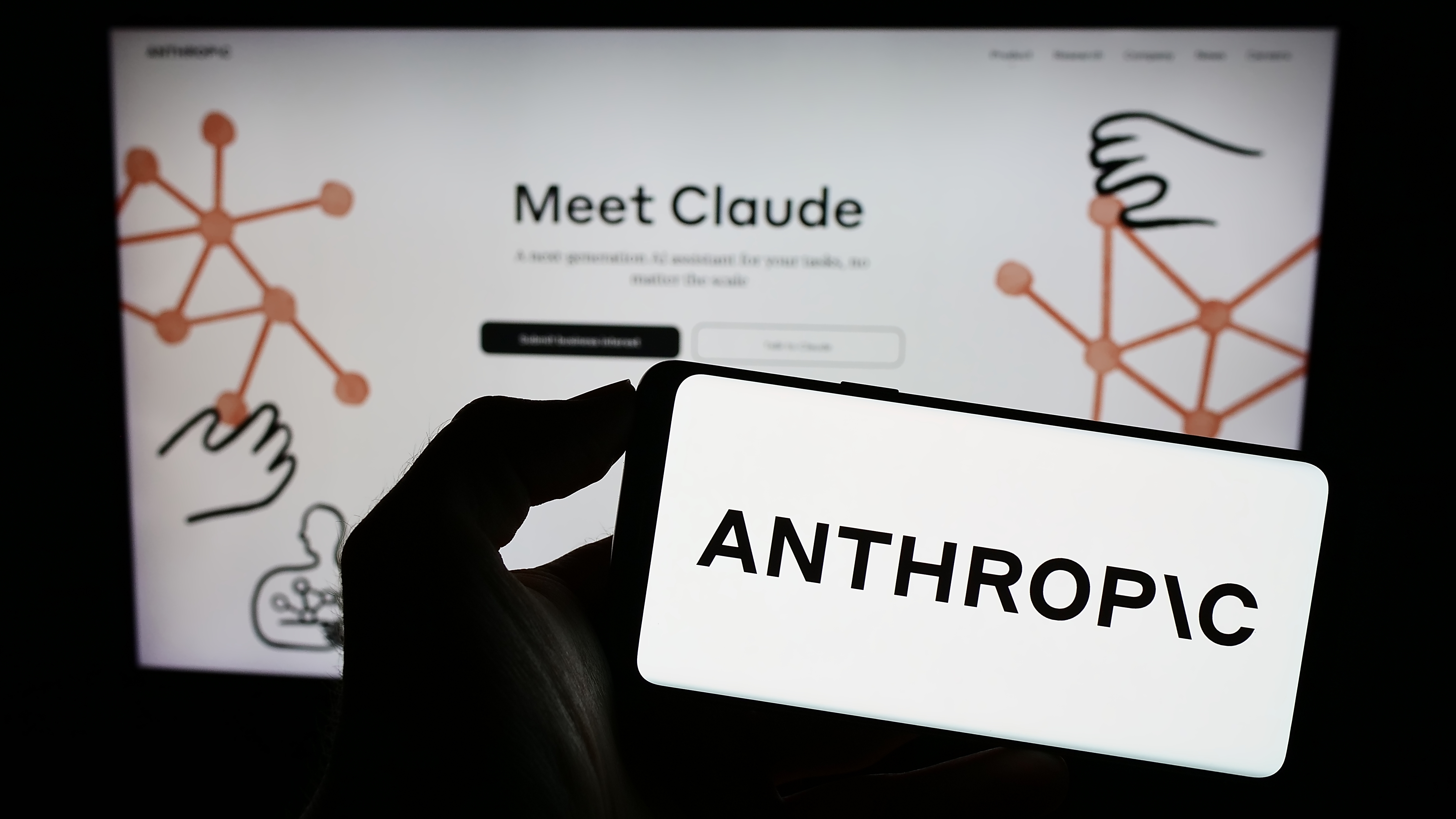 Искусственные модели Anthropic были случайно взломаны у трех компаний