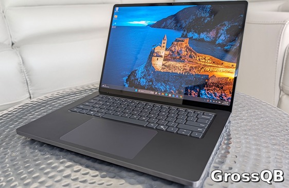 Microsoft представила новый ноутбук Surface Laptop Ultra